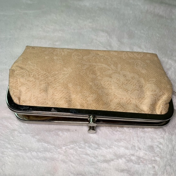 Cream Wallet clutch with lots of pockets - Picture 7 of 9